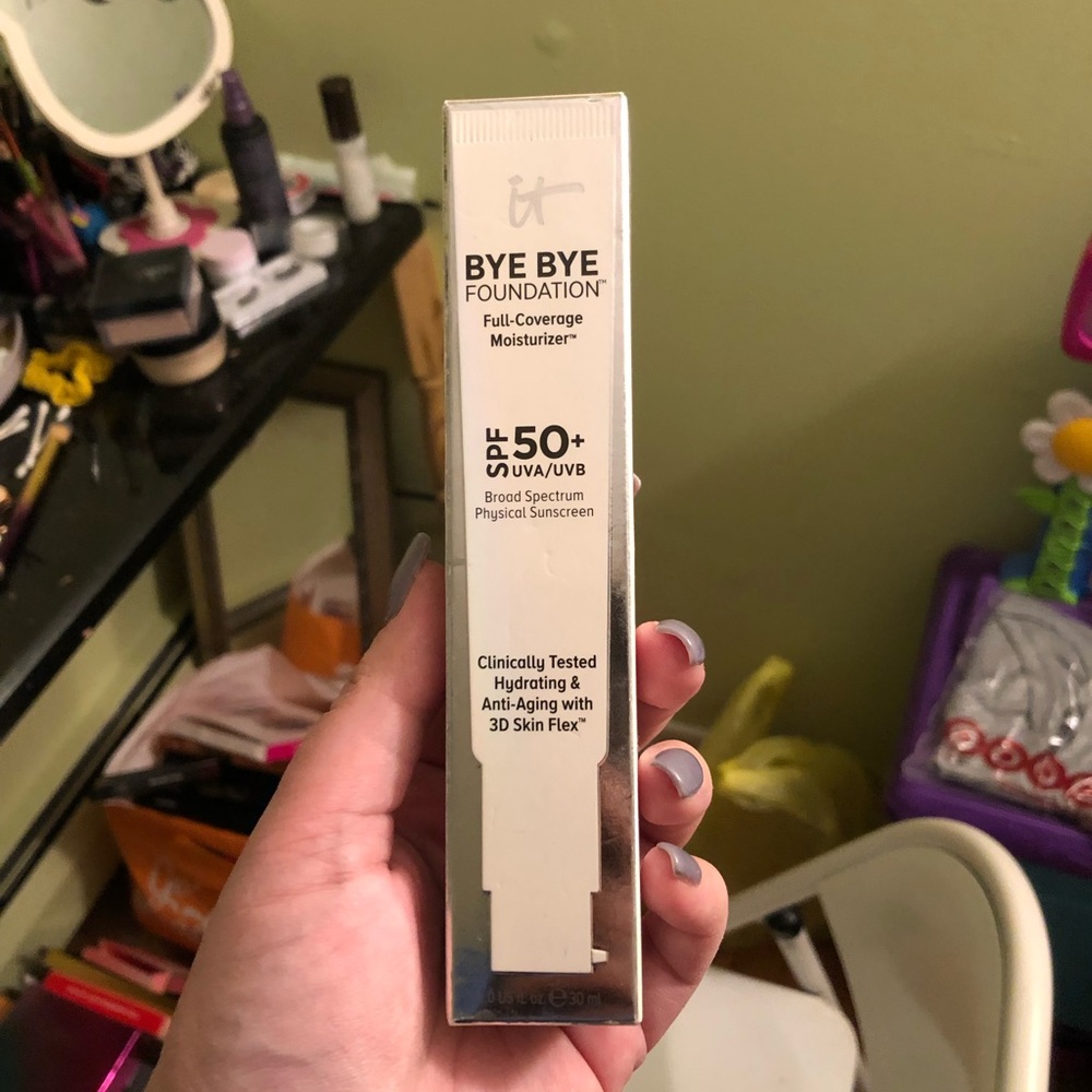 It cosmetics Fair Bye Bye Foundation